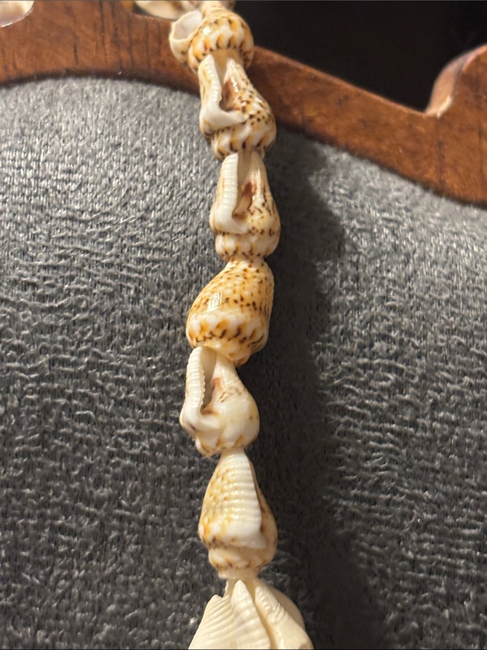 Natural Hawaiian Lei Style Conch Cowrie Cone Shell Pendant Necklace Cream Tan - Picture 9 of 16